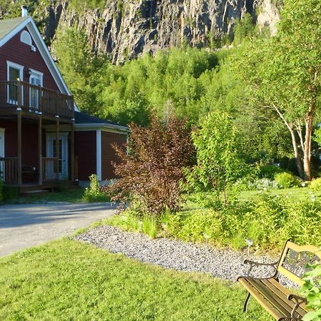 B&B Les Deux Pignons Petit-Saguenay Zewnętrze zdjęcie