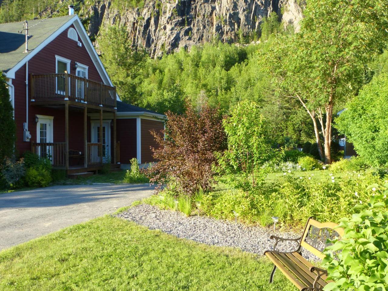 B&B Les Deux Pignons Petit-Saguenay Zewnętrze zdjęcie