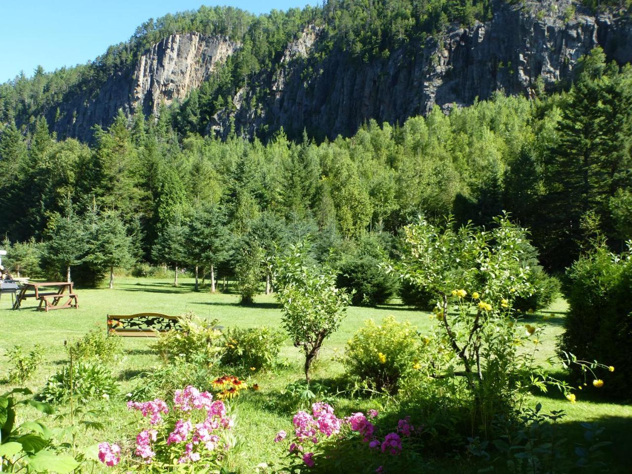B&B Les Deux Pignons Petit-Saguenay Zewnętrze zdjęcie
